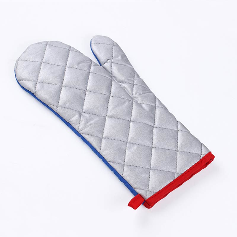 Traditional Cotton Oven Gloves