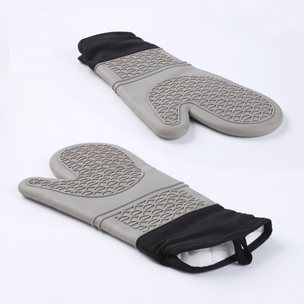 grey silicone oven mitts